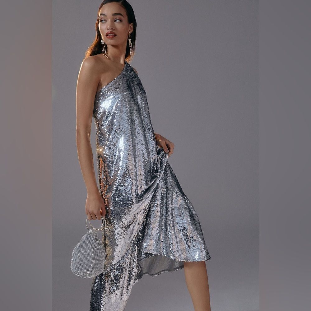 New Anthropologie x MAEVE
One-shoulder Sequin Dress
$230.00 - Picture 4 of 10